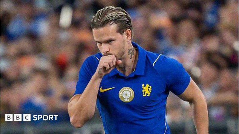 Chelsea Turns Down Leeds' Loan Bid for Winger Mykhailo Mudryk