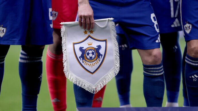 FC Twente unterliegt Qarabag im Hinspiel der Conference-League-Play-offs