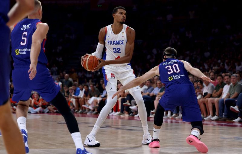 Le retour de Wembanyama : Les Bleus s'inclinent face à la Serbie de Jokic (90-87)