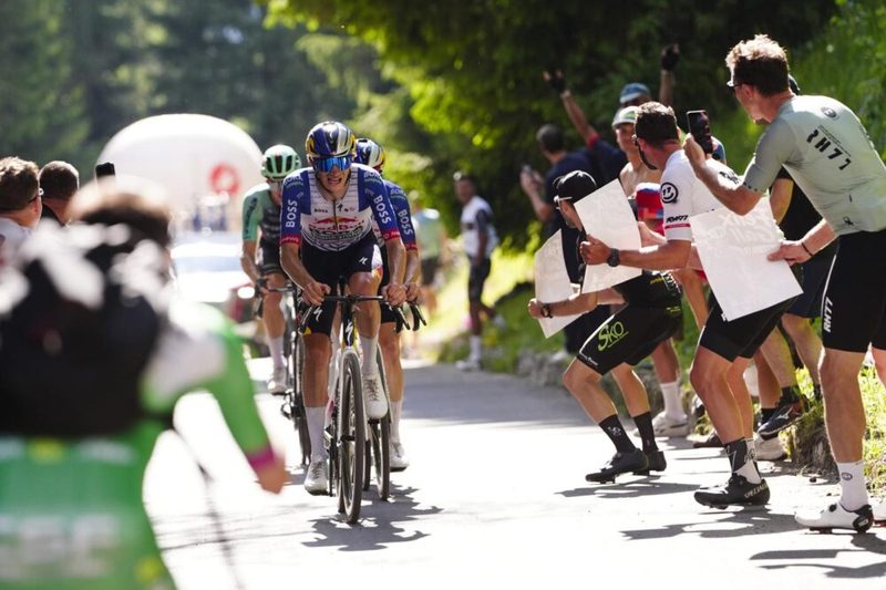 Giulio Pellizzari trionfa al Giro di Germania: vittoria spettacolare nella terza tappa
