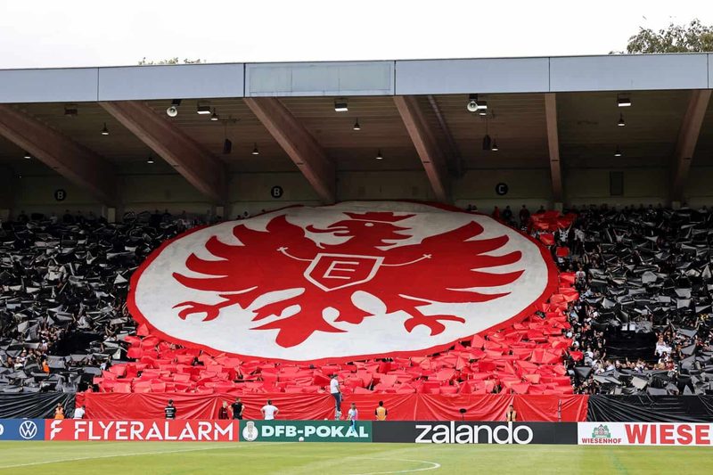 Eintracht Frankfurt übertrifft DFB-Pokal-Rekord mit 10:0 zur Halbzeit gegen St. Tönis