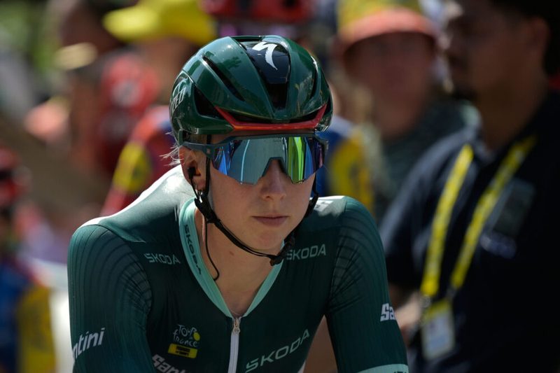 Wiebes trionfa nell'ultima tappa del Giro di Gran Bretagna, Consonni sul podio