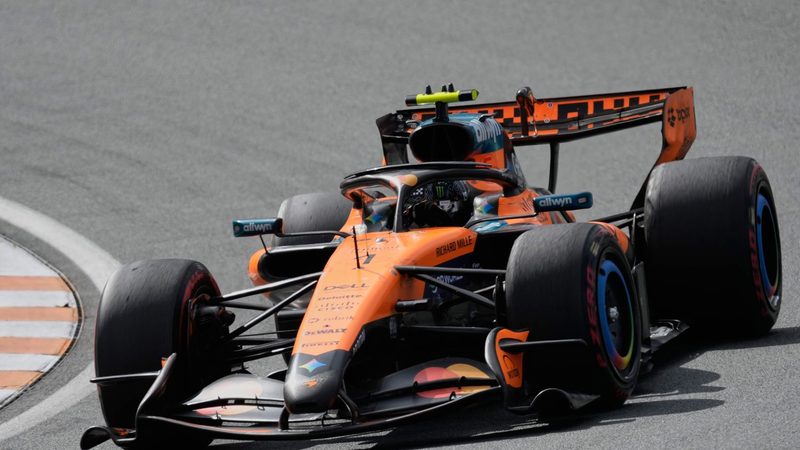 Lando Norris triomphe après le crash de Max Verstappen lors du Grand Prix