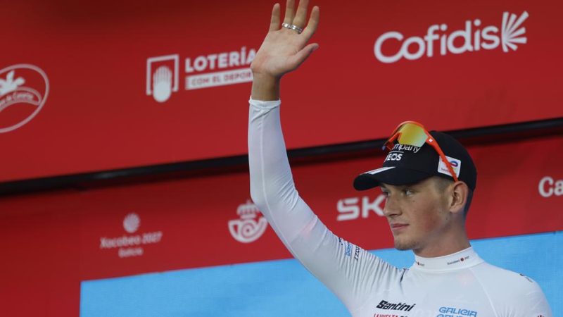Josh Tarling brilla en La Vuelta y rinde homenaje a su hermano fallecido