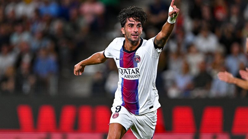 Ferran Torres brille pour son premier match avec le PSG : un doublé décisif contre Rennes