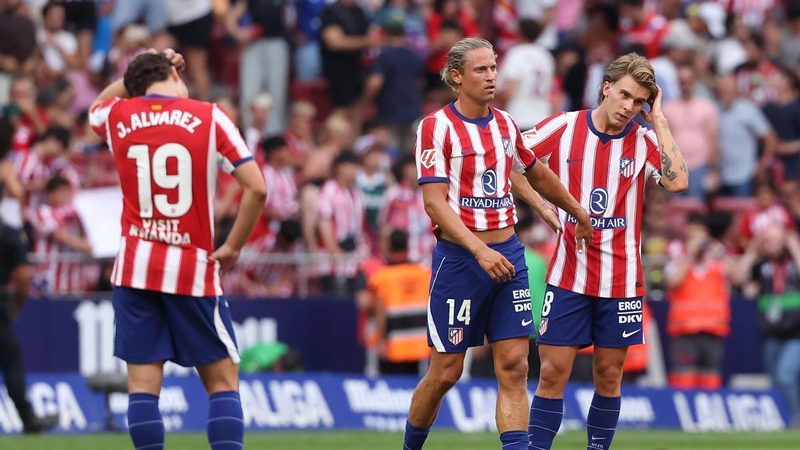 El Atlético rescata un empate en casa ante un Villarreal imbatible