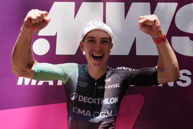 Aubin Sparfel trionfa nella quarta tappa del Tour de l’Avenir 2026