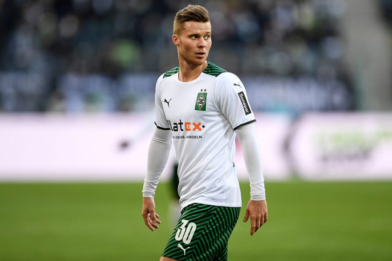 Gladbach trifft rechtzeitige Entscheidung: Elvedi wechselt zu Leeds United