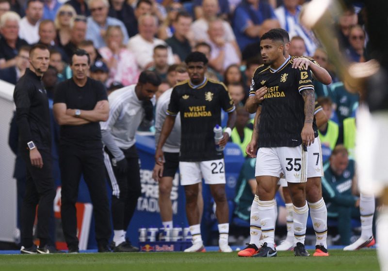 Estreia desastrosa: João Gomes é expulso na goleada do Brighton sobre o Aston Villa
