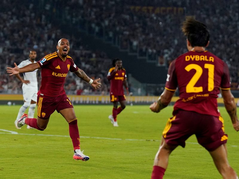 Dybala brilla con tres asistencias en la victoria de la Roma sobre la Fiorentina