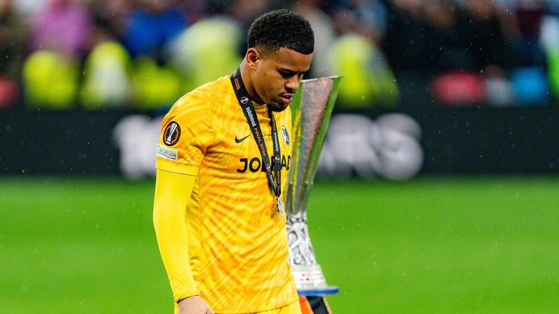 Eintracht Frankfurt und die Zukunft von Noah Atubolu: Ein Transfer in der Schwebe