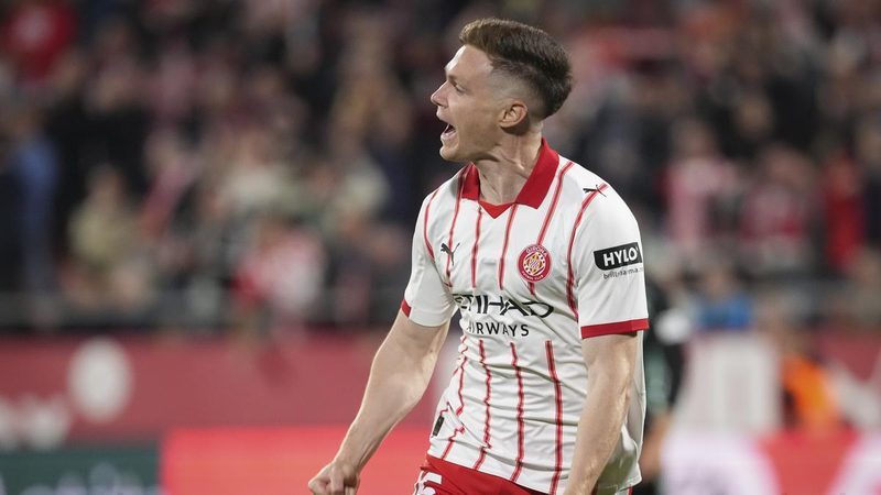 El Girona encuentra solución al 'caso Tsygankov' con el Ajax de Míchel