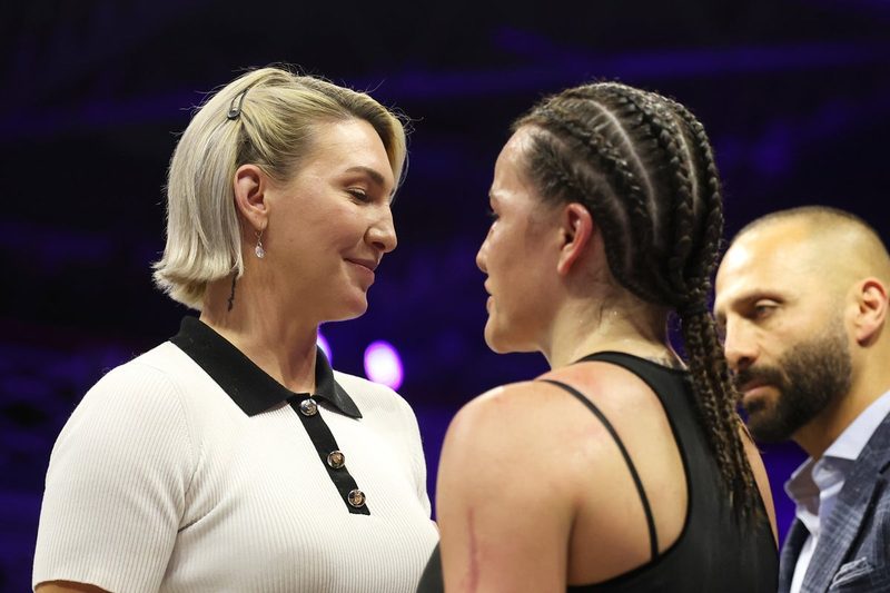 Cameron and Mayer Clash for Women's Boxing Supremacy This Weekend
