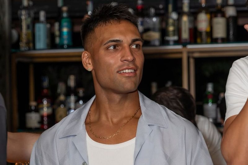 Lautaro Martínez celebra su cumpleaños en Milán rodeado de amigos y familia