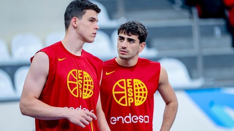 Diego Niebla se une a Cárdenas y Saint-Supéry en la concentración de España