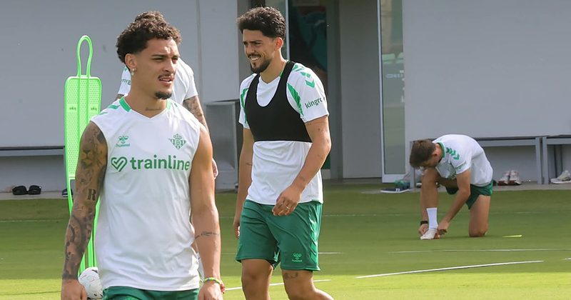 El Betis busca reafirmar su buen inicio ante un Valencia con bajas significativas