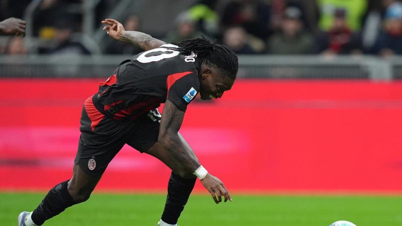 Leao tra Aston Villa e Galatasaray: decisione cruciale per il futuro
