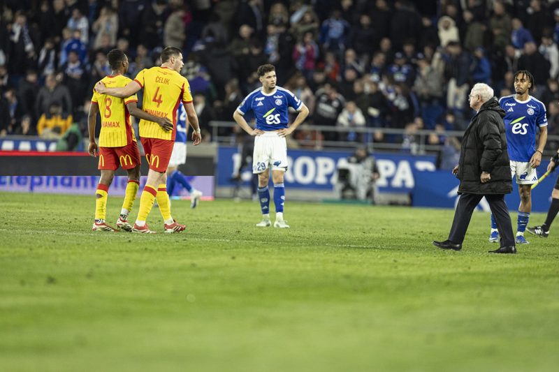 Le RC Lens écrase Auxerre avant de défier le Racing à la Meinau