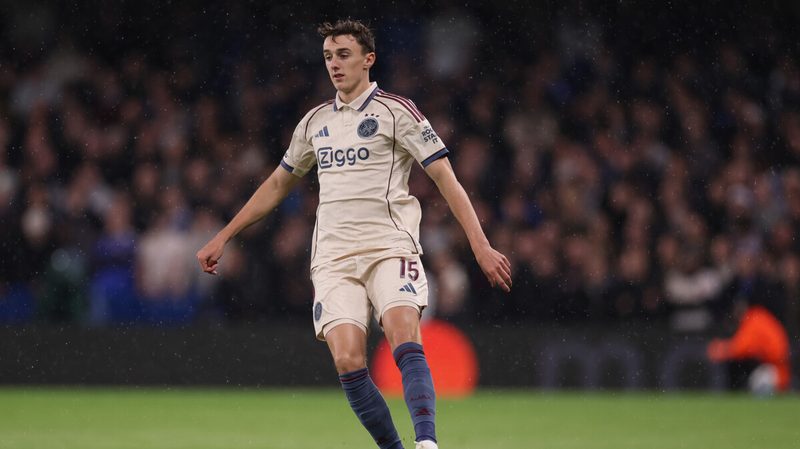 Eintracht Frankfurt zeigt Interesse an Ajax-Verteidiger Youri Baas