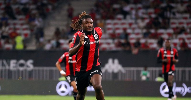 L'OGC Nice annonce le transfert de Terem Moffi à Hambourg