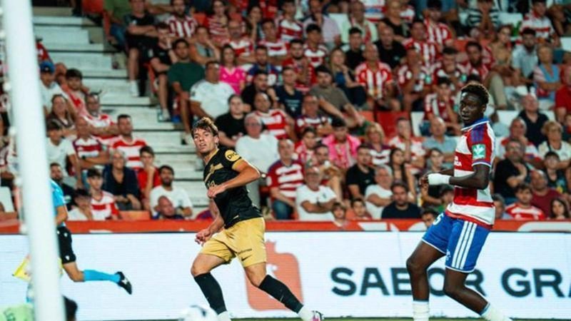 El Mallorca sucumbe ante el Granada por errores y decisiones arbitrales