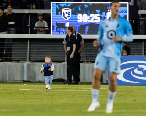 A Toddler's Pitch Invasion Steals the Show in Minnesota's 5-1 Victory Over San Jose