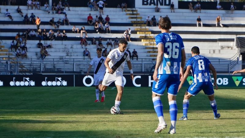 Avaí respira na Série B enquanto Figueirense se despede da Série C