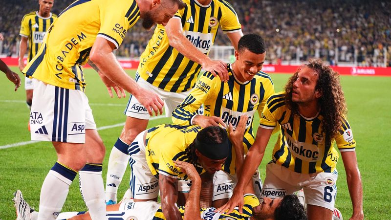 Le Fenerbahçe face à l'OL : un effectif de stars construit sur des bases solides
