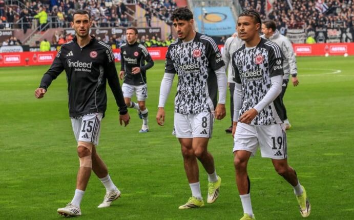 Frankfurt fordert hohe Ablöse für begehrtes Talent Jean-Mattéo Bahoya
