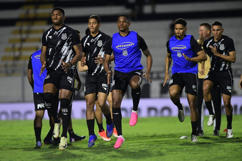 Ponte Preta enfrenta impasse com salários atrasados e ultimato do elenco vence hoje