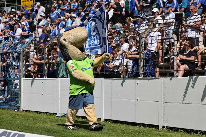 Schalke startet voller Emotionen und Fragen in die Bundesliga-Saison