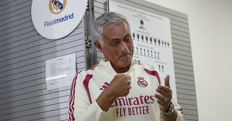 Mourinho defiende el arbitraje español y pide más respeto por Vinicius