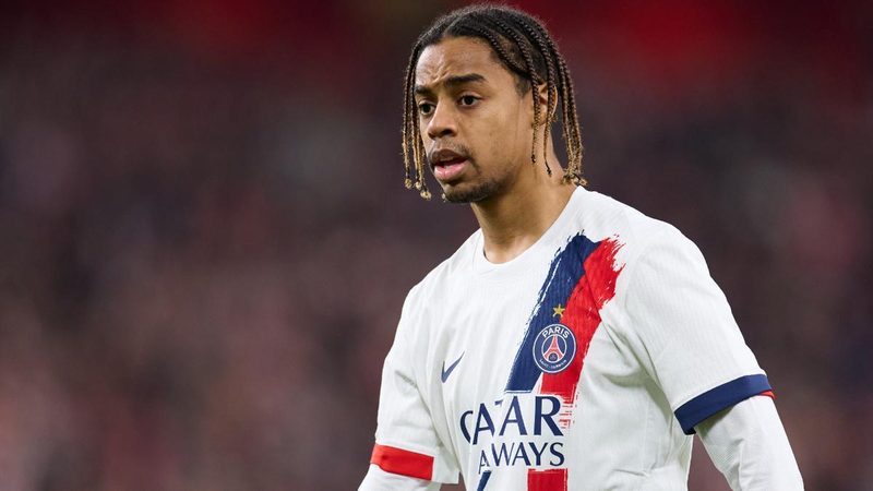 El PSG enfrenta un cierre de mercado agitado con Barcola y Mbaye en la mira del Liverpool
