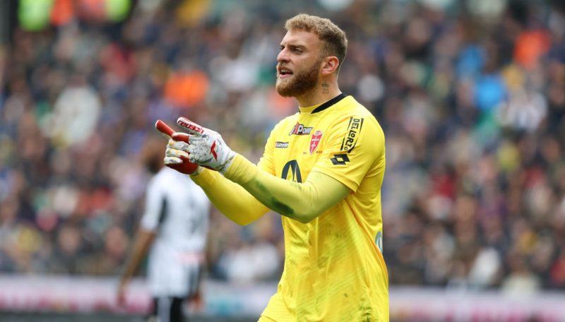 Bournemouth Secures Goalkeeper Michele Di Gregorio on Loan with £15m Option