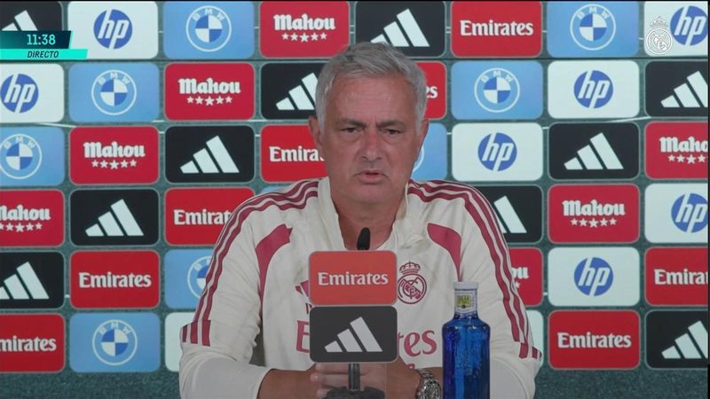 Mourinho analiza la plantilla y el calendario antes del crucial Madrid-Sociedad