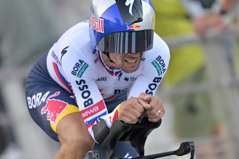 Pogacar inarrestabile alla Vuelta: Roglic e Mas lottano per il podio
