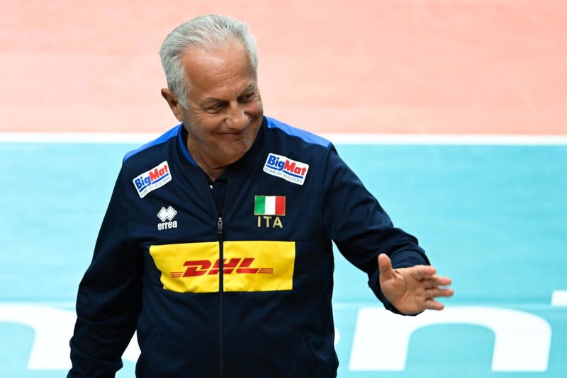 Julio Velasco esprime preoccupazione: "Non mi piace la squadra che parla troppo"