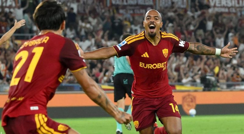 Roma goleia na Série A com hat-trick de Donyell Malen e estreia de Rodrigo Mora
