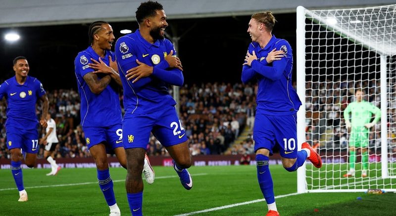 Chelsea vence Fulham em jogo emocionante com cinco gols e estreia de Xabi Alonso
