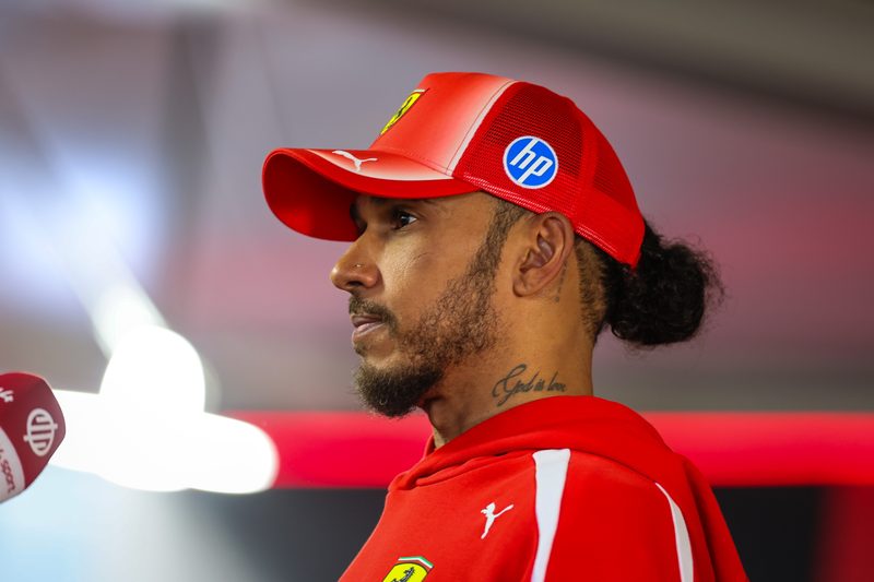 Hamilton se desculpa após críticas à Ferrari no GP da Holanda