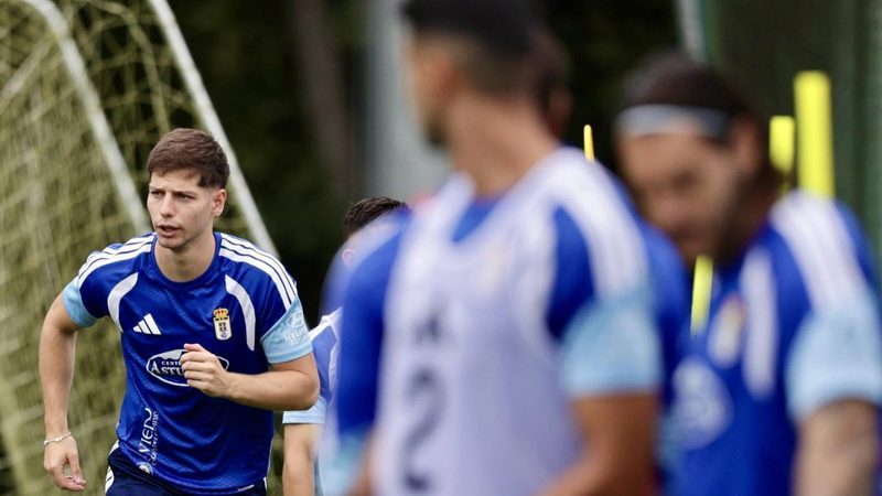 El Oviedo se refuerza con Aldasoro y Pedrola para el duelo contra el Albacete