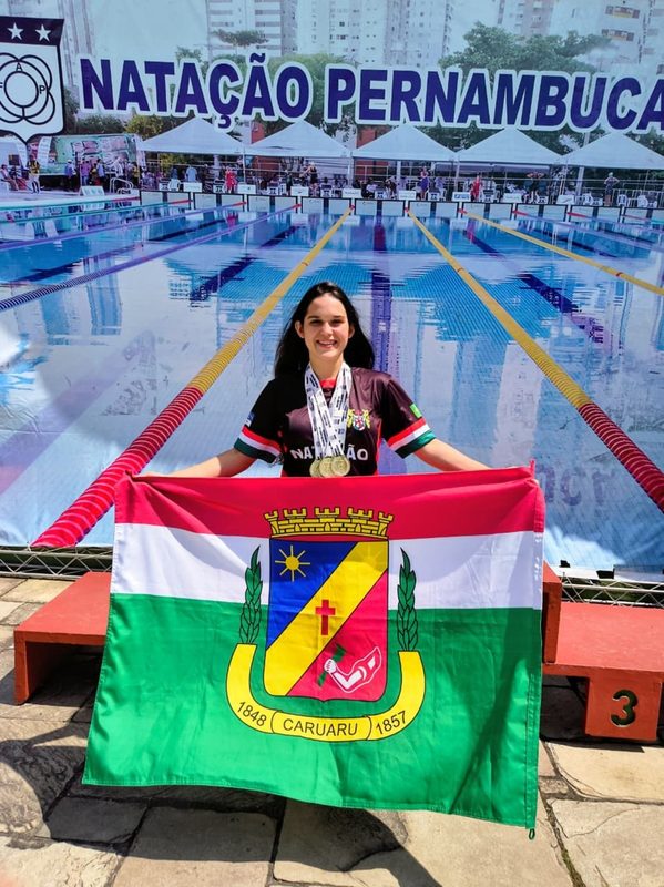 Myrela Coutinho brilha e leva Caruaru ao título do Campeonato Pernambucano de Natação