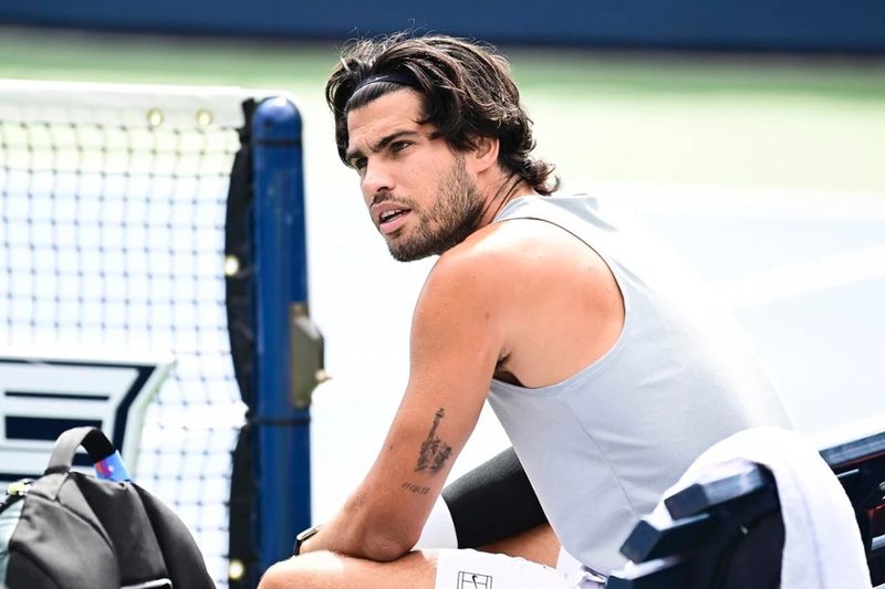 Carlos Alcaraz inicia treinos para o US Open após lesão; estrelas também se preparam