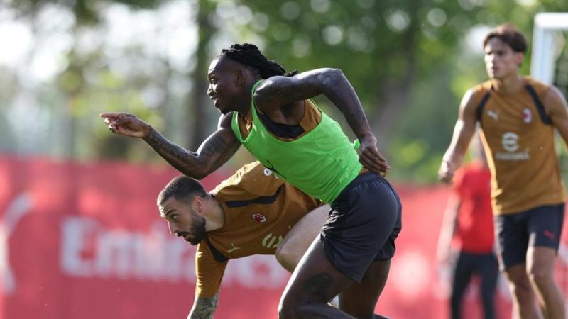 Rafael Leao attende il futuro: Aston Villa in calo, spunta il Tottenham