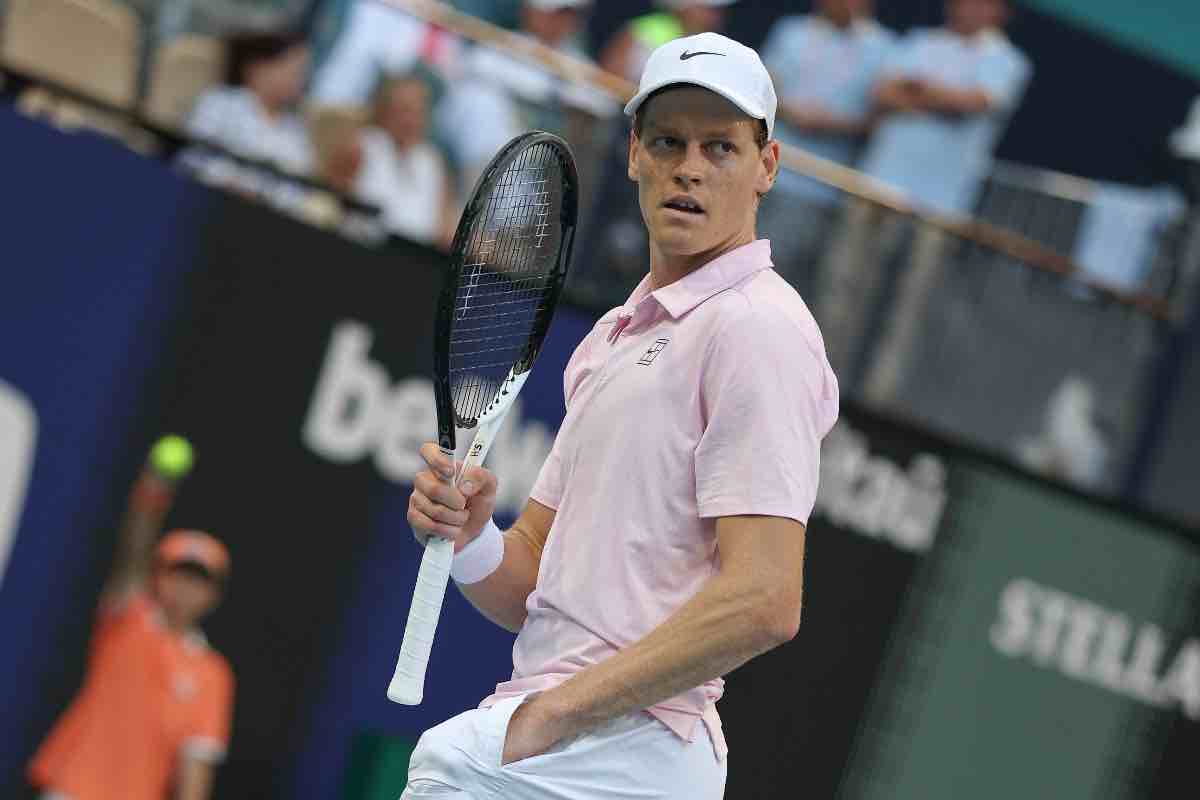 Jannik Sinner prosegue il recupero al J Medical: rientro previsto a fine settembre