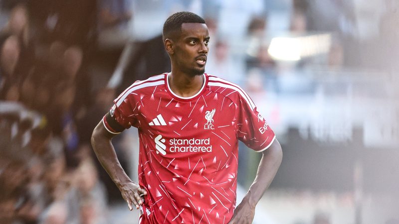 Le Liverpool FC face à un mercato historique désastreux selon Jamie Carragher