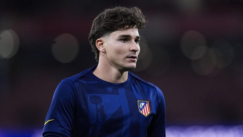 Petón analiza el pulso entre Barça y Atlético por Julián Álvarez